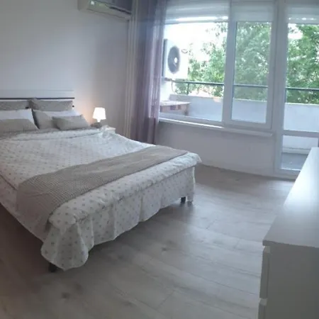 2 Bdrm In - Lulin